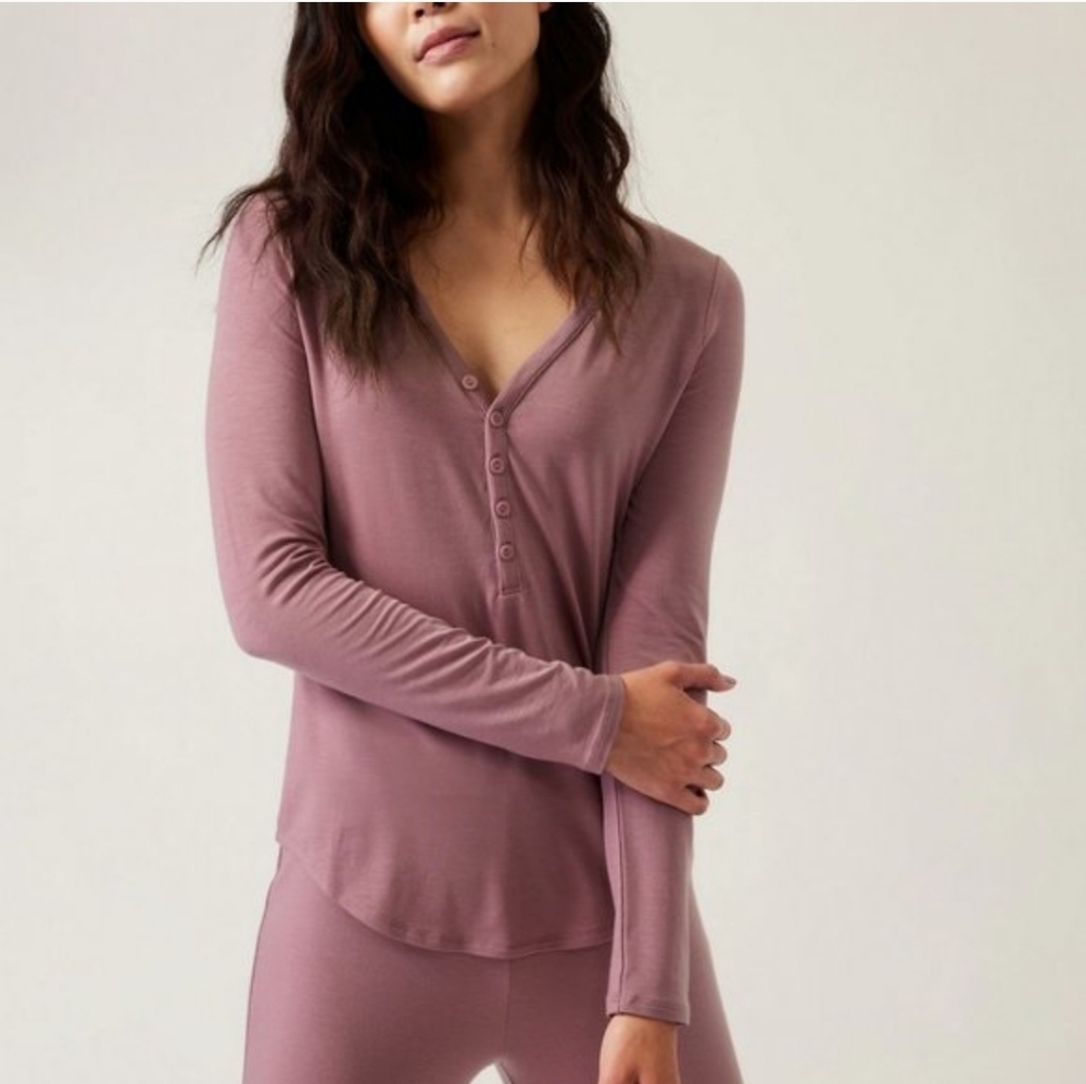 Athleta Dark Sugarplum Mauve Henley Nighttime Bliss Sleep Top Women's Size Large